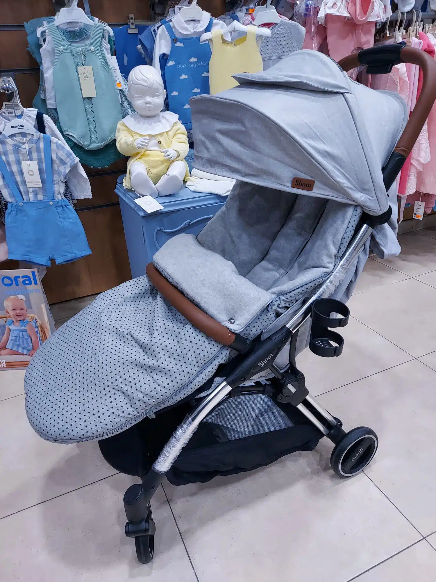 SACO SILLA CARRO PASEO BEBE GRIS ESTRELLITAS UNIVERSAL DISBEBE SILLITA  PASEO NIÑOA