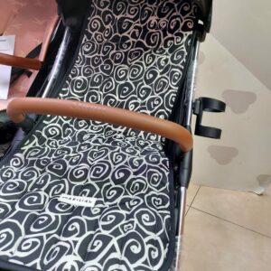COLCHONETA FUNDA SILLA PASEO UNIVERSAL DISEÑADOR MARISCAL BABY ACE BABYESSENTIALS NEGRA/BLANCO
